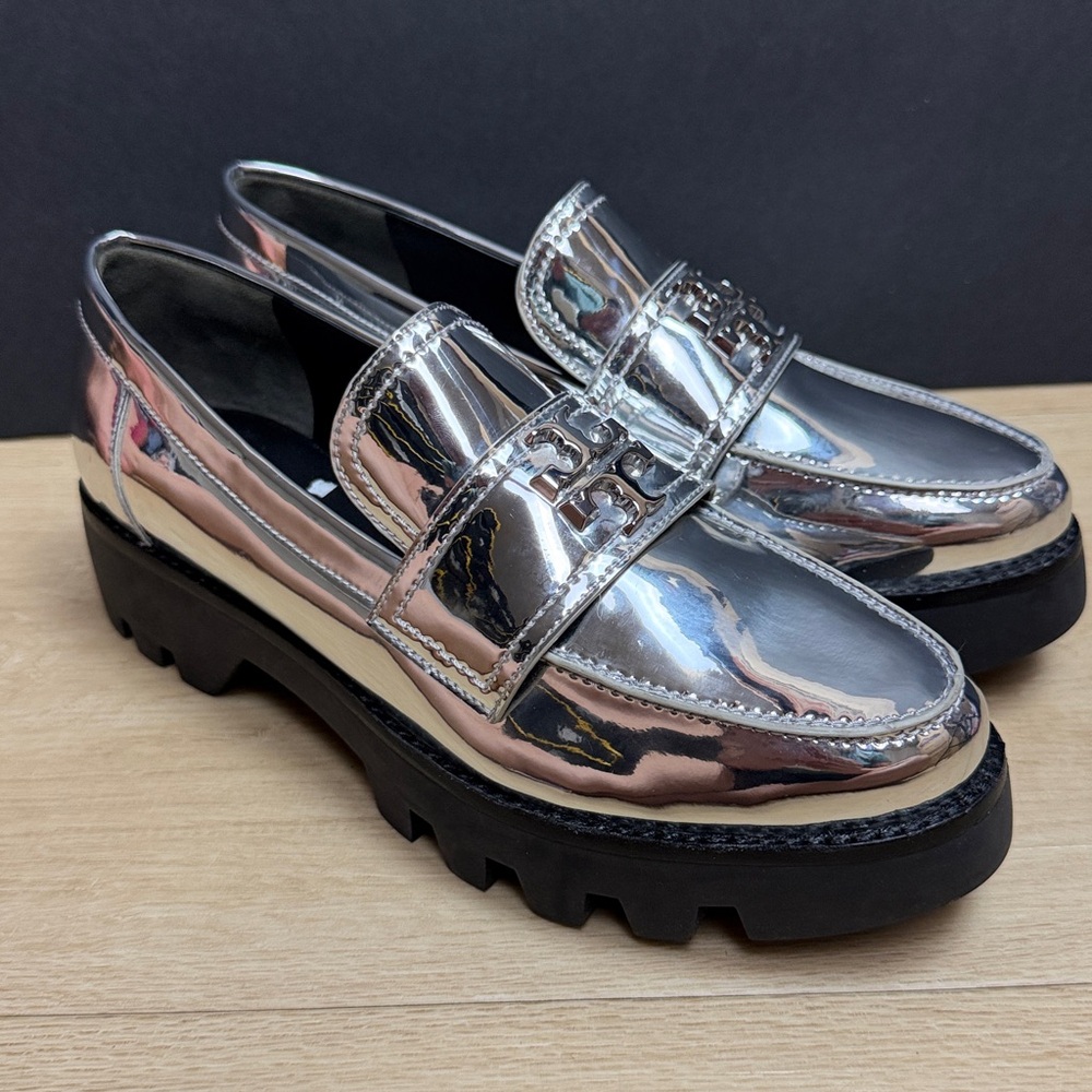Tory Burch Classic Lug Sole Logo Silver Mirror Loafers, SIZE 7 US